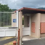 Confort F2 Avec Terrasse Et Animaux Acceptes - Fr-1-451-224 *