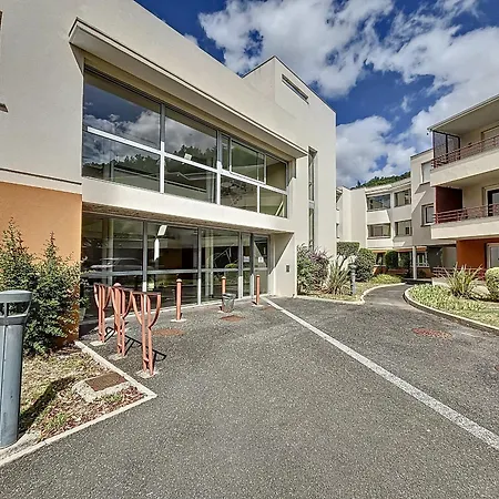Confort F2 Avec Terrasse Et Animaux Acceptes - Fr-1-451-224